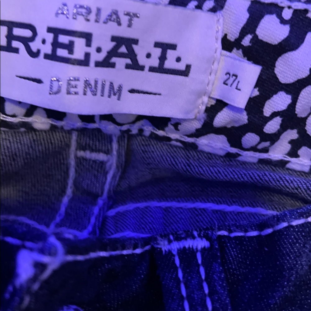 Ariat size 27L